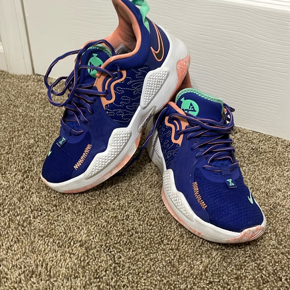 Nike Paul George size 8